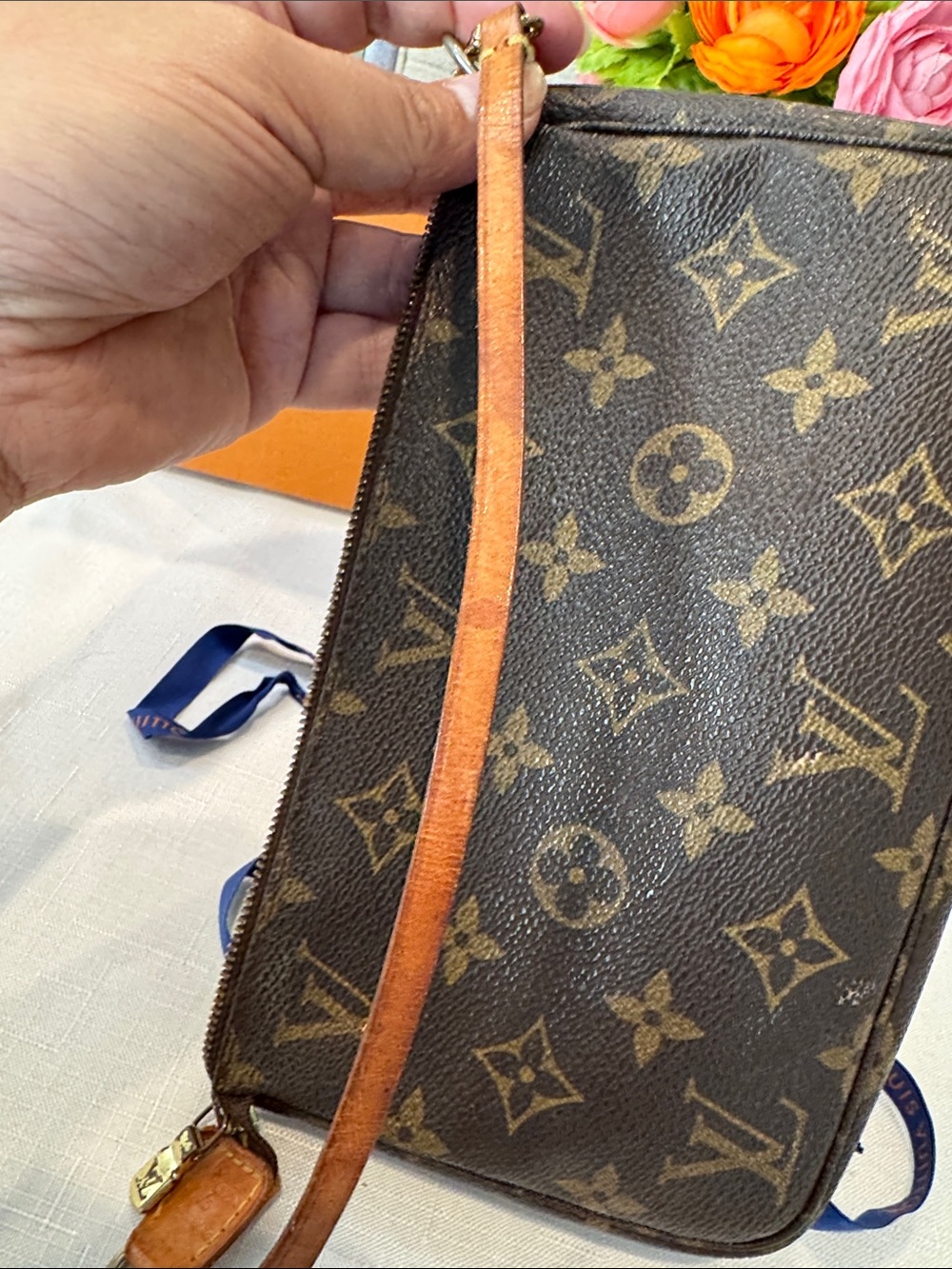 Authentic Louis Vuitton Monogram Pochette - Picture 12 of 12